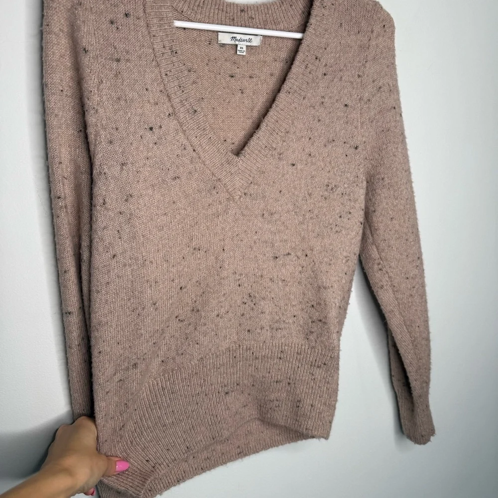 H1 Madewell‎ Donegal Westgate V-Neck Sweater in Coziest Yarn